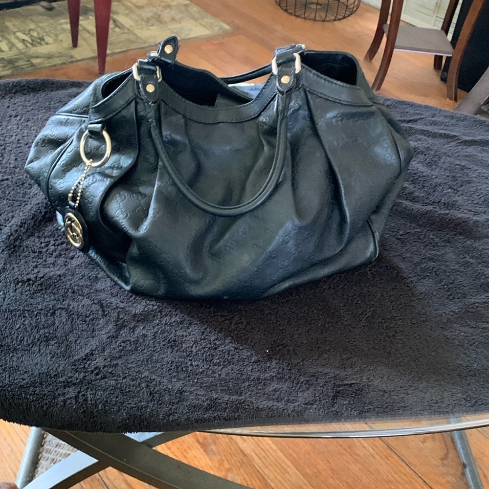 AUTHENTIC large Gucci Sukey bag in black